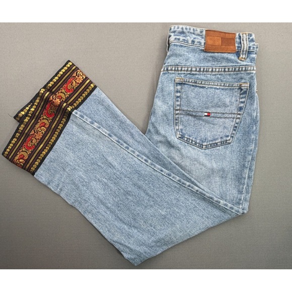 Tommy Hilfiger Denim - Tommy Hilfiger Vintage 90s High Rise Jeans Tapestry Hem Light Wash | Women's 8